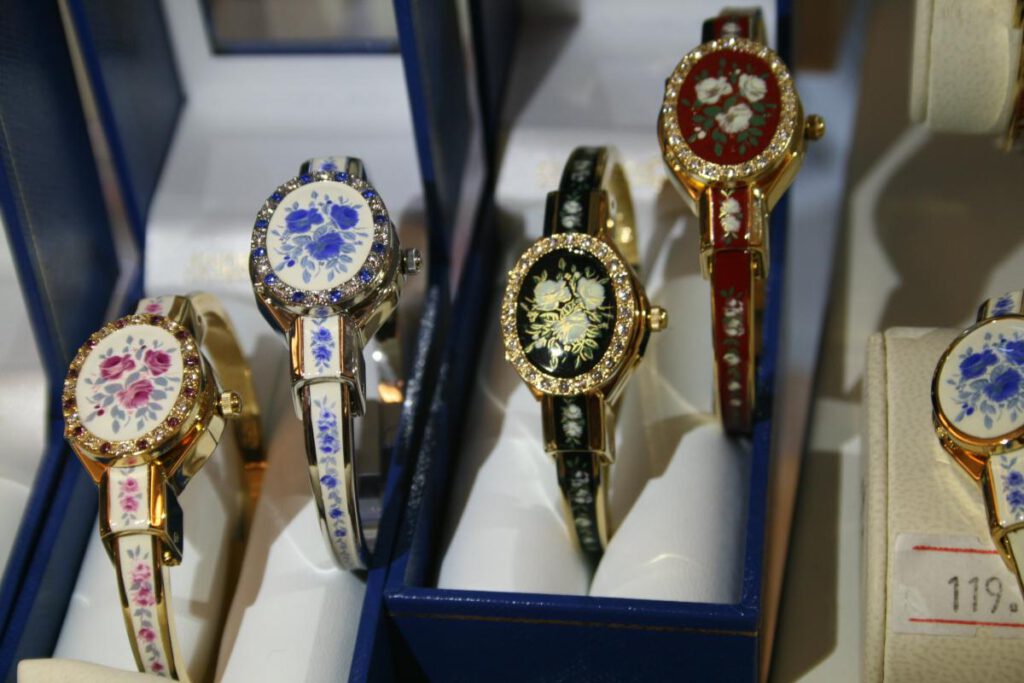Interlaken Souvenirs & Watches